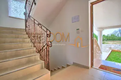 * Štokovcima vila sa bazenom * - 11