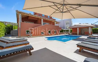 Vila 350 m², Žaborić kod Šibenika, bazen i jacuzzi