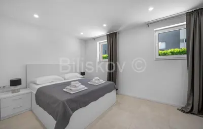 Villa 350 m², Žaborić near Šibenik, pool and jacuzzi - 17