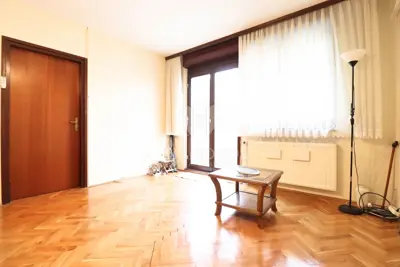 Stan, Gajnice, 3 sobe, garaža i dva balkona - 2