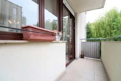 Stan, Gajnice, 3 sobe, garaža i dva balkona - 13