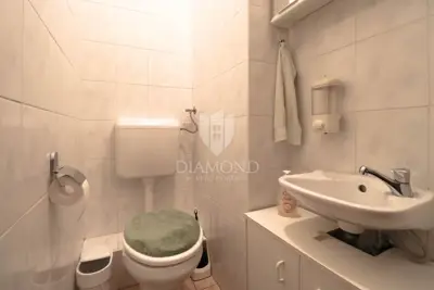 Stan, Gajnice, 3 sobe, garaža i dva balkona - 12