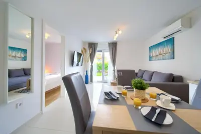 Two modern apartments in an excellent location near the sea - 18