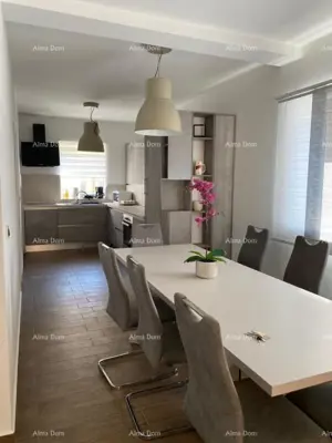 Kuća 200 m², Raša Kunj, bazen i okućnica 695 m² - 2