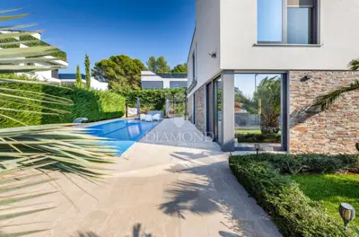 Villa 295 m², Fažana - 100 m vom Meer