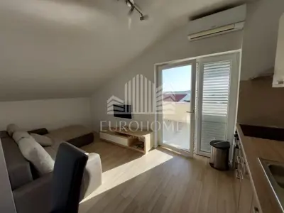 Apartments in Košljun, Pag - 120 m from the sea, 2 parking spaces