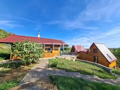 Prodaja više kućica u prekrasnom mirnom mjestu blizu Karlovca