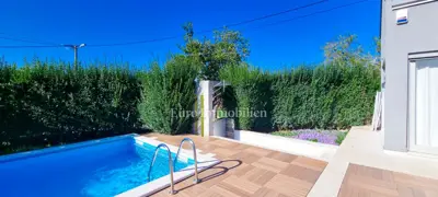 Haus in Poreč, moderne ebenerdige Immobilie mit Pool - 10