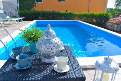 Haus in Poreč, moderne ebenerdige Immobilie mit Pool - 14