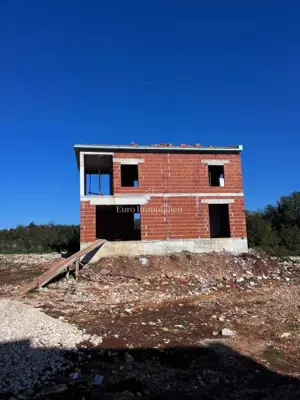 Haus in Baderna, Rohbauphase in ruhiger Lage - 4