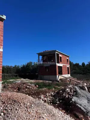 Haus in Baderna, Rohbauphase in ruhiger Lage - 5