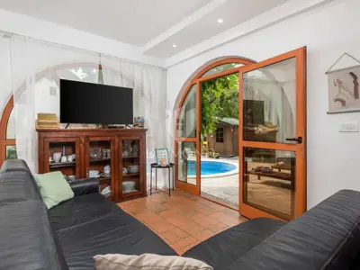 House 250 m², Kornić on the island of Krk, pool and garden area - 5