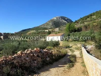 Haus, Brač, 70 m², 450 000 € - 2