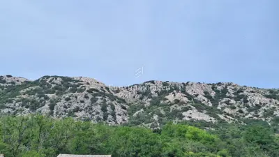 Bauland 651 m², Draga Bašćanska - Zufahrt von der Straße - 3