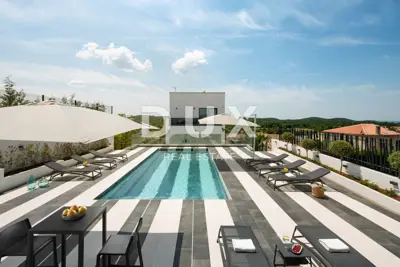 Villa 203 m², Sveti Lovreč - pool and tennis court - 21