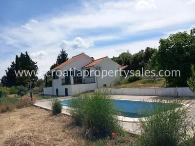 House on the island of Brač, quiet location and privacy