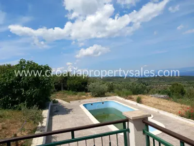 House on the island of Brač, quiet location and privacy - 7