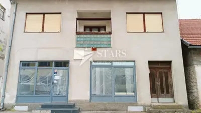 Haus 432 m², Plaški - Zentrum, Geschäftsraum und Grundstück