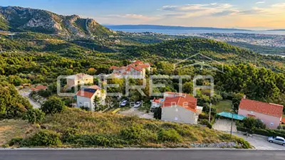 Građevinsko zemljište 738 m², Klis, mirna rezidencijalna zona