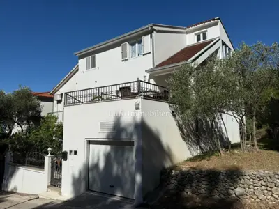 House 278 m², Zaostrog - quiet location by a pine forest