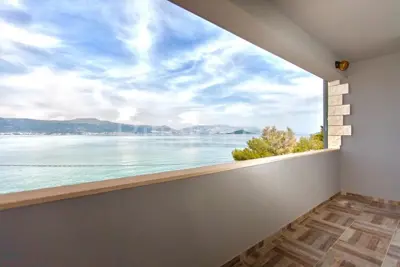 apartmanska kuća 1. red do mora, Čiovo! - 6