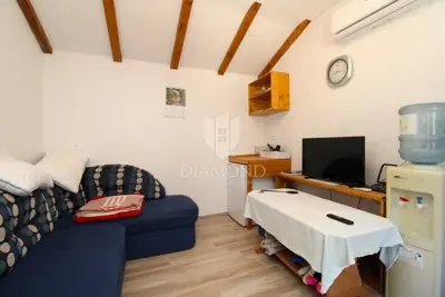 Semi-detached house 60 m², Malinska - Okolica, terrace and yard - 11