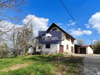 Haus 187 m², Gerovo - Blick auf die Berge und das Grün