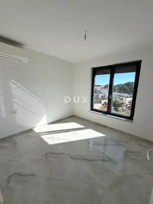 Stan 138,8 m², Valbandon - dvoetažni s galerijom - 9