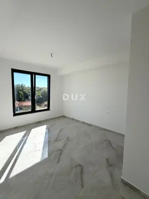 Stan 138,8 m², Valbandon - dvoetažni s galerijom - 12