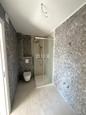 Stan 138,8 m², Valbandon - dvoetažni s galerijom - 10