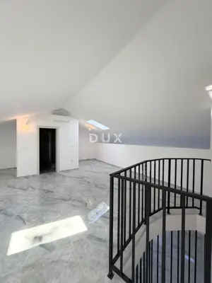 Stan 138,8 m², Valbandon - dvoetažni s galerijom - 15