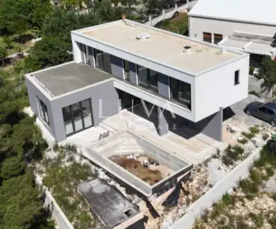 Villa 260 m², Kaštel Novi - Pool und Meerblick - 2