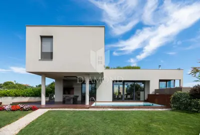 Villa 500 m², Umag - pogled na more i bazen - 3
