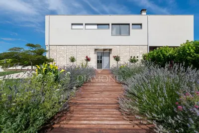 Villa 500 m², Umag - pogled na more i bazen - 4