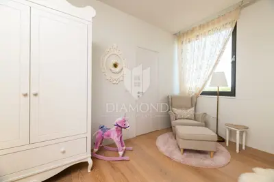 Villa 500 m², Umag - pogled na more i bazen - 21