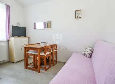 Kuća 207 m², Fažana - 3 stana i blizu mora - 7