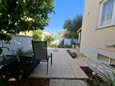 Kuća 207 m², Fažana - 3 stana i blizu mora - 13
