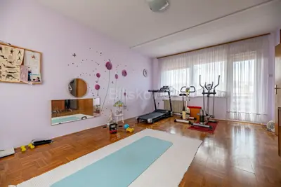 House 240 m², Črnomerec - Višnjica, three floors and yard - 10