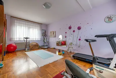 House 240 m², Črnomerec - Višnjica, three floors and yard - 9