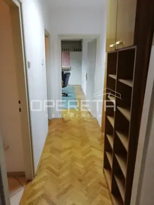 Poslovni prostor 120 m², Iblerov trg, lift i uredski raspored - 2