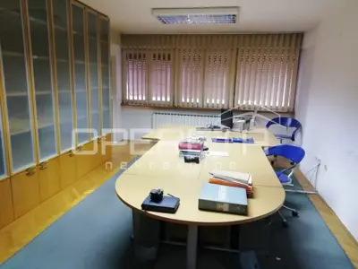 Gewerbefläche 120 m², Iblerov trg, Aufzug und Büroaufteilung