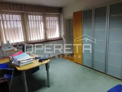 Poslovni prostor 120 m², Iblerov trg, lift i uredski raspored - 7
