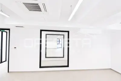Split 3 – poslovni prostor 940 m² s 22 ureda i portirnicom - 4