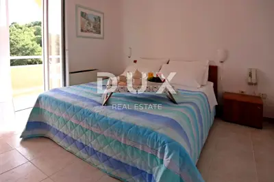 Hotel 1,600 m², Krnica - 100 m from the sea and pool - 18