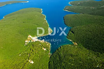 Hotel 1,600 m², Krnica - 100 m from the sea and pool - 5