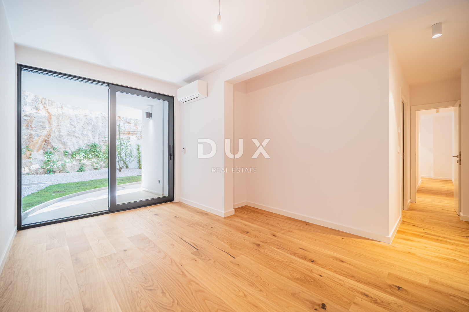 Opatija, centar, četverosobni stan, 172,31 m², vrtna terasa