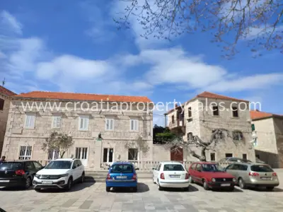 House, Brač, 220 m², 450 000 € - 2