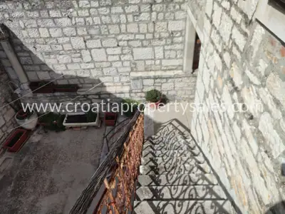 House, Brač, 220 m², 450 000 € - 11