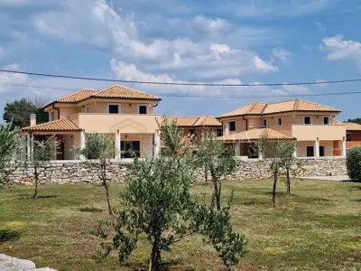 Villa 155 m², Cukrići - pool and covered terrace - 5