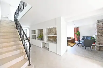 Kuća 339 m², Umag - bazen i velika okućnica - 7